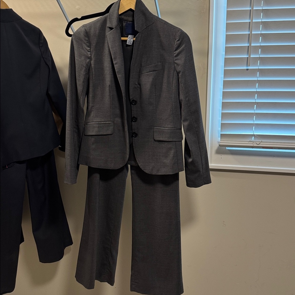 Jcrew Women's Gray suit wool blend size 4 fully lined